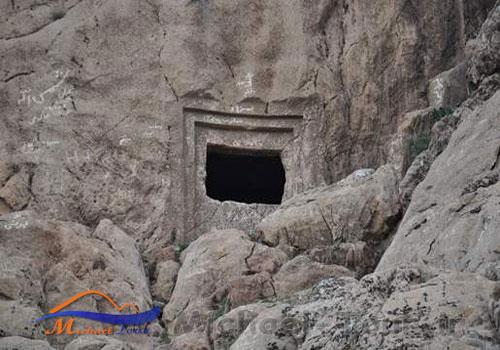 گور دخمه سرخ ده گور دخمه سرخ ده