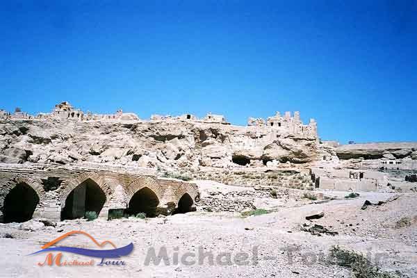 قلعه ایزدخواست قلعه ایزدخواست