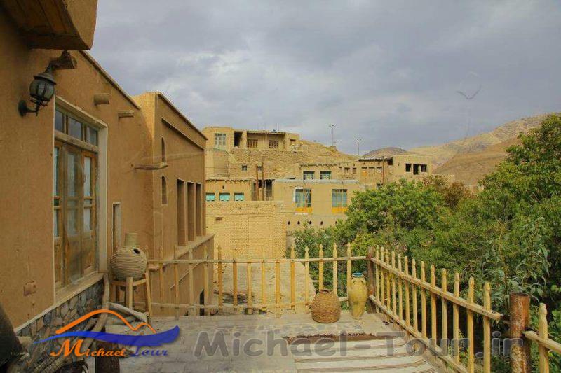 اقامتگاه بوم گردی آویلا برزک کاشان