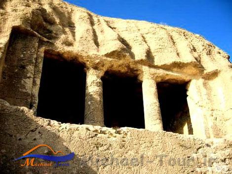 دخمه سنگی فقرگاه دخمه سنگی فقرگاه