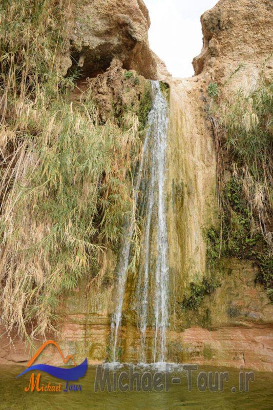 آبشار آب محک