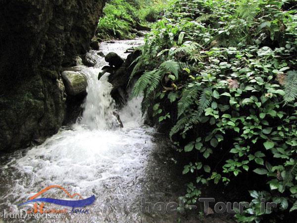 آبشار آب پری