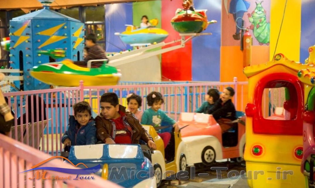 شهربازی سرپوشیده سرزمین ستاره های یزد