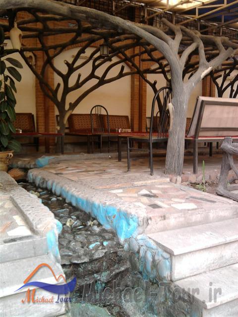 رستوران و باغچه سنتی چهار باغ