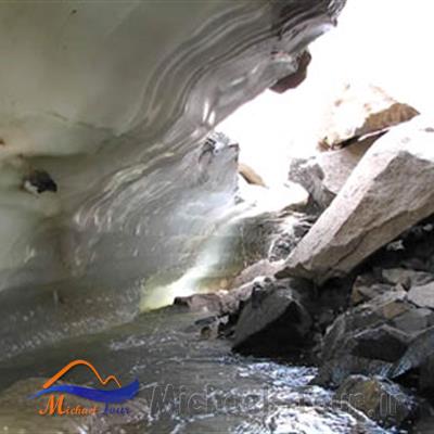 علم کوه و یخچالهای تخت سلیمان