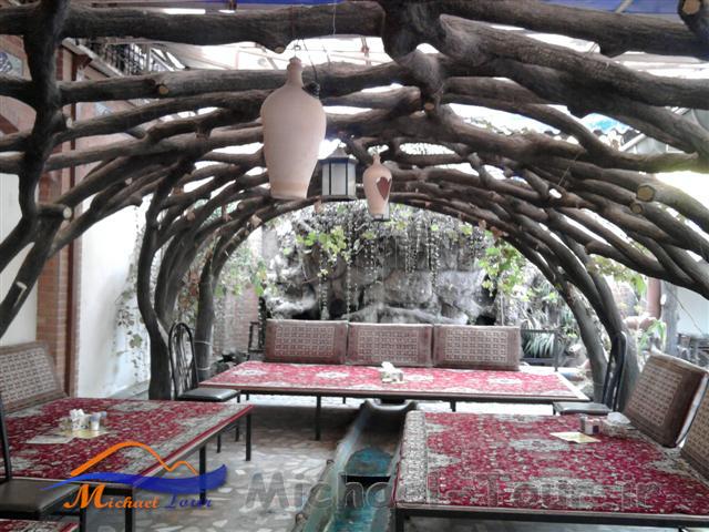 رستوران و باغچه سنتی چهار باغ