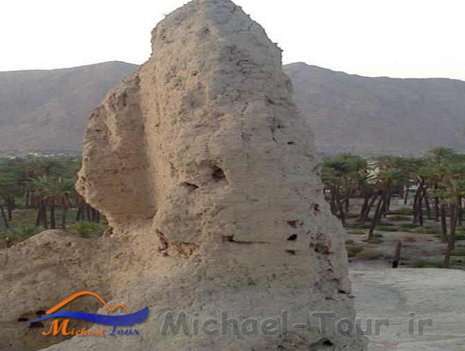 قلعه تاریخی حاجی آباد قلعه تاریخی حاجی آباد