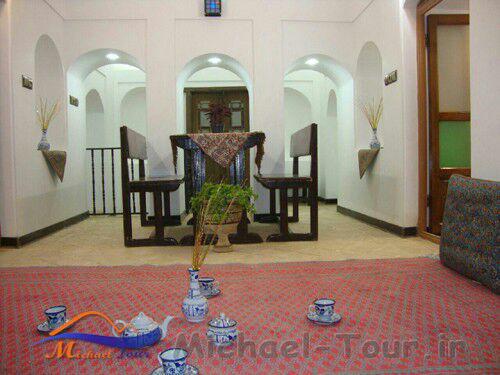 اقامتگاه بوم گردی شاطر بمون میبد