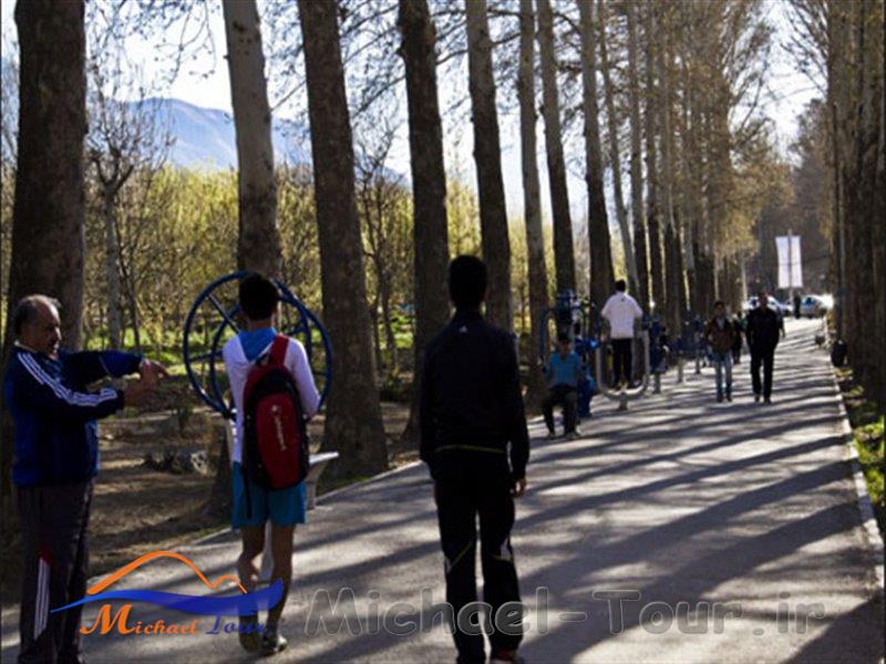 باغ فاتح کرج ( پارک تنیس )