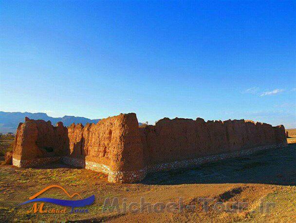 قلعه نشست‌آباد دلیجان