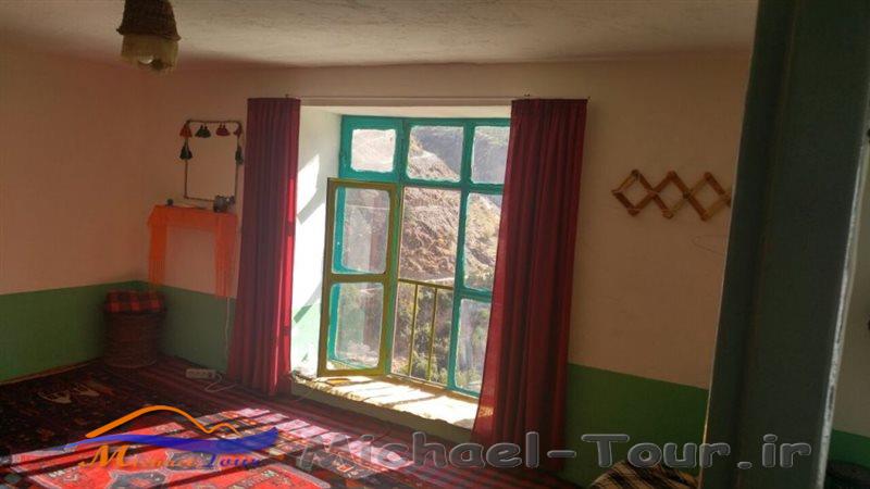 اقامتگاه بومگردی تیشک