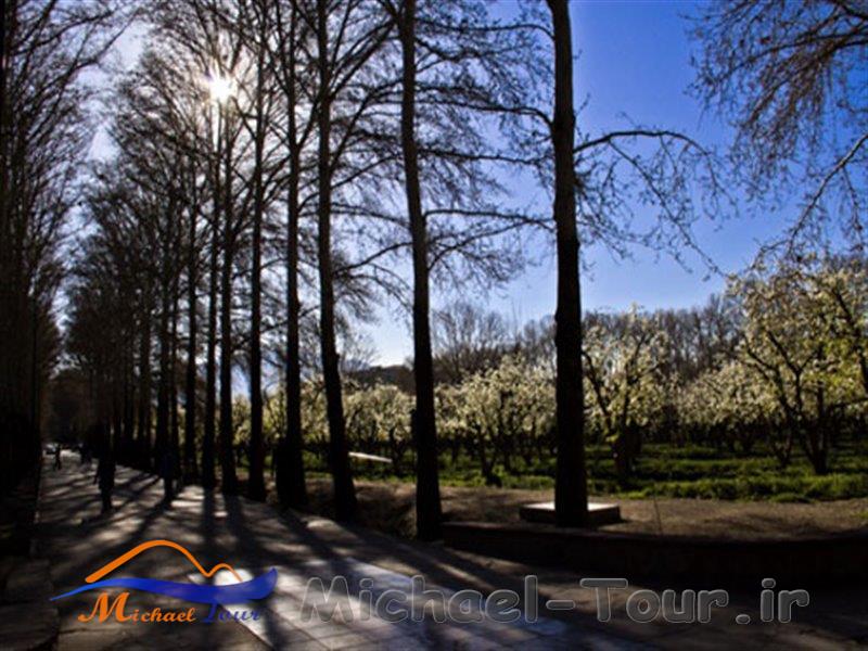 باغ فاتح کرج ( پارک تنیس )