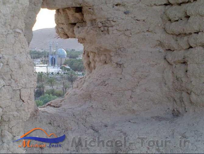 قلعه تاریخی حاجی آباد قلعه تاریخی حاجی آباد