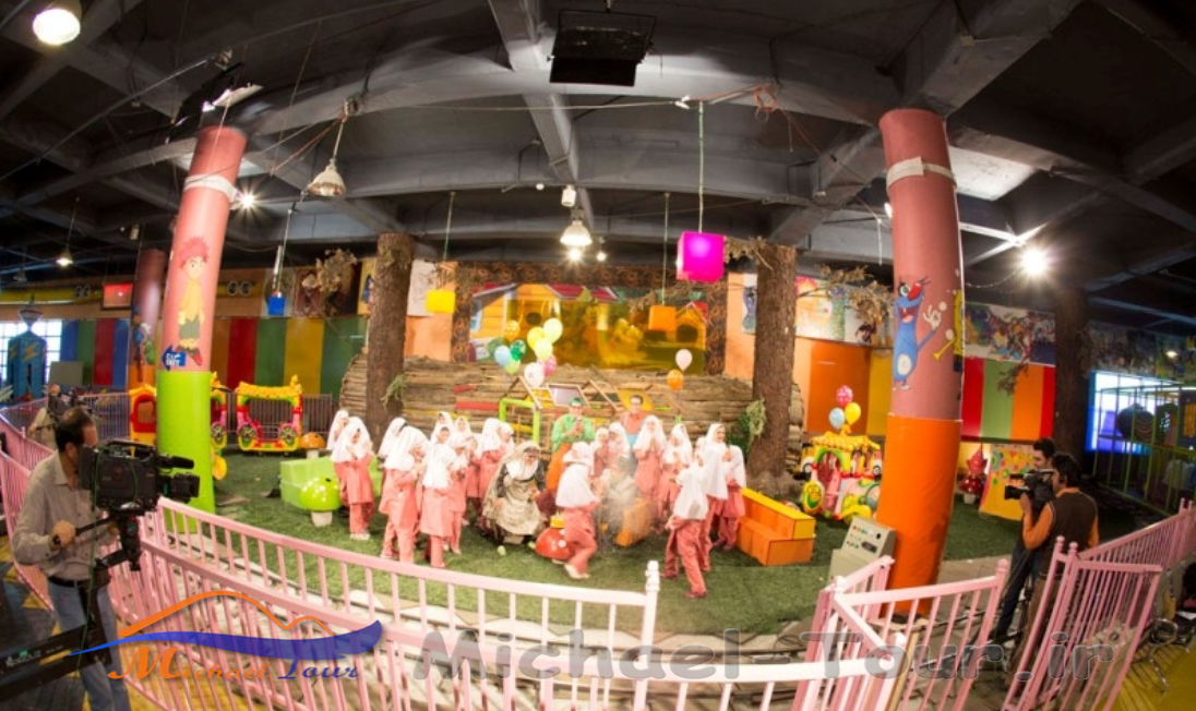 شهربازی سرپوشیده سرزمین ستاره های یزد