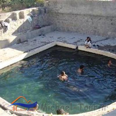 چشمه آبگرم تنهک