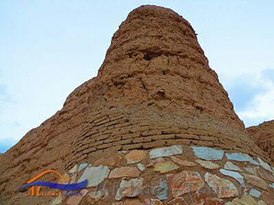 قلعه نشست‌آباد دلیجان