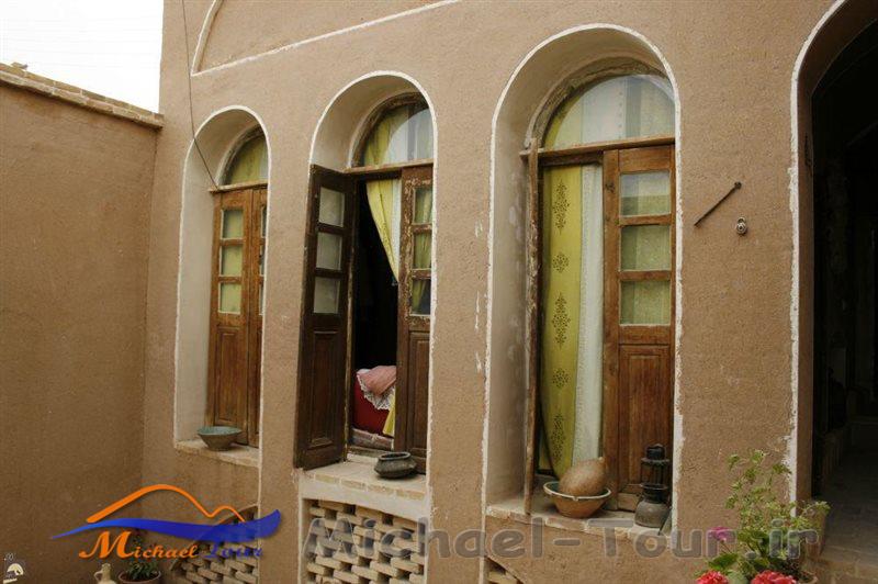 اقامتگاه بومگردی خانه نقلی کاشان اقامتگاه بومگردی خانه نقلی کاشان