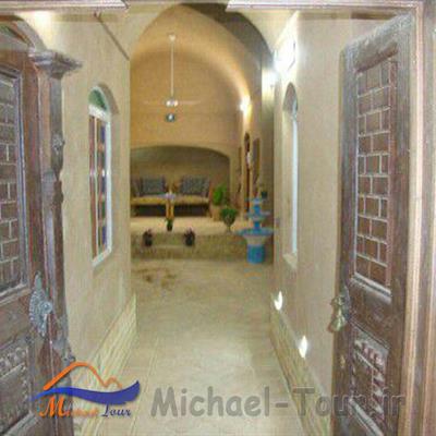 اقامتگاه بوم گردی شاطر بمون میبد