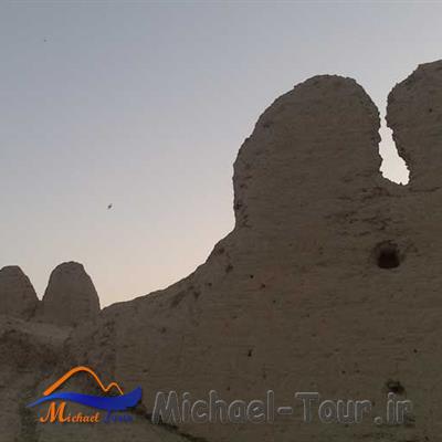 قلعه تاریخی حاجی آباد