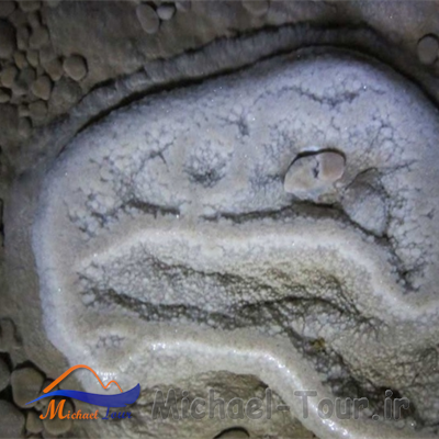 غار گرز رستم شهرکرد