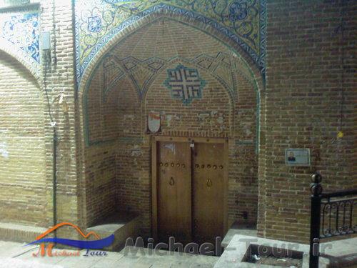 مسجد و مدرسه حکیم باشی (آقا محمود) مسجد و مدرسه حکیم باشی (آقا محمود)