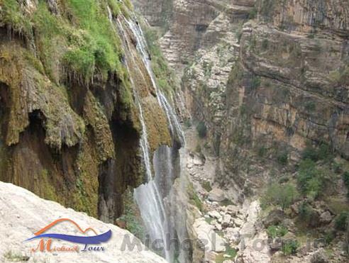 آبشار کمر دوغ آبشار کمر دوغ