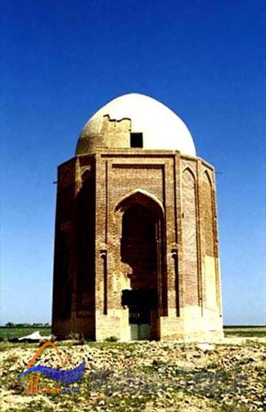 بنای تاریخی پیر مراد آباد اراک